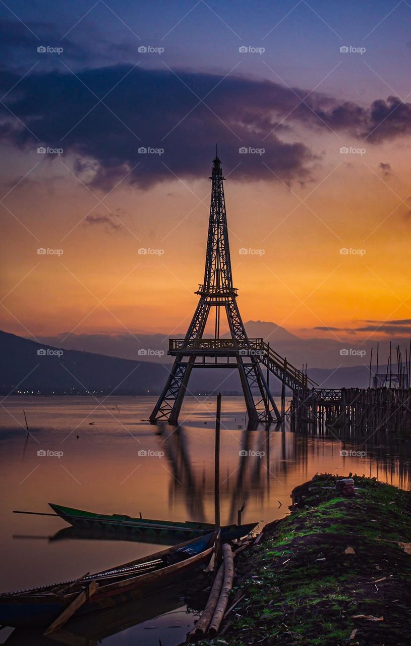 menara eifel dari bambu