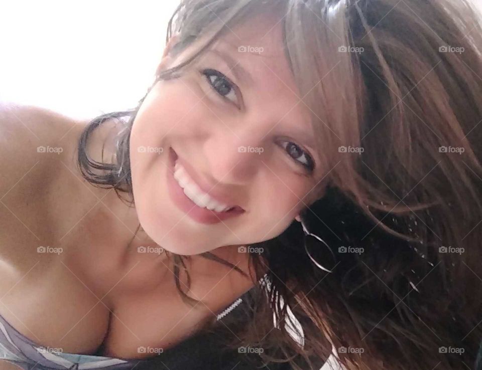 Moça sorrindo - Young pretty woman smilling
