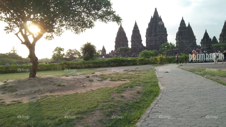 Prambanan temple su