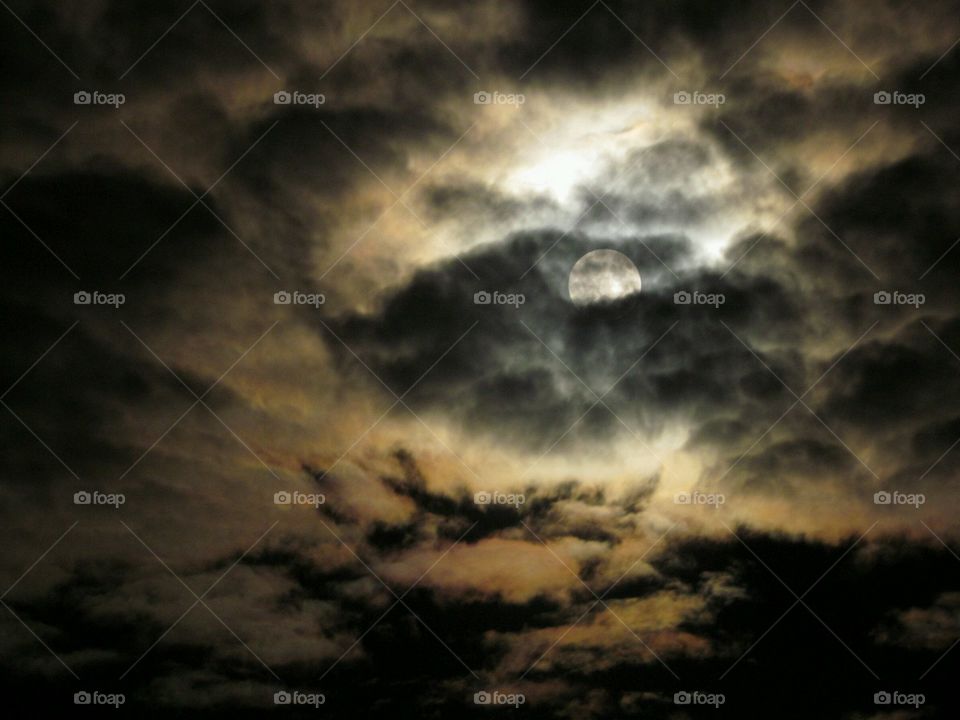 Cloudy super moon 