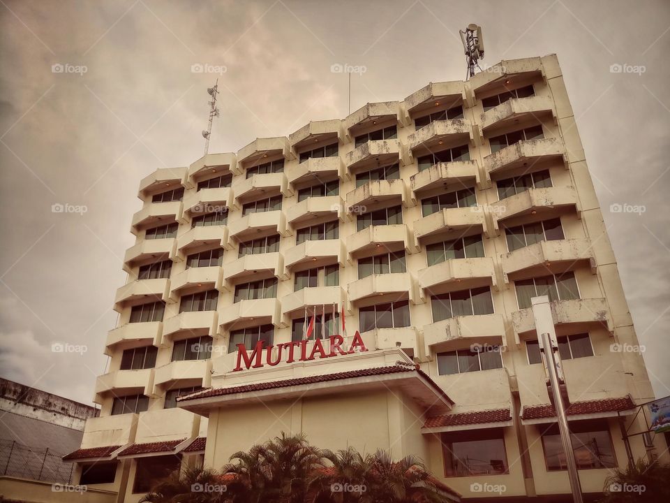 Hotel Mutiara Malioboro

location : Malioboro, Yogyakarta, Indonesia