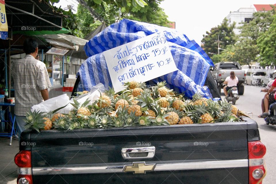 Pineapple transportation 
