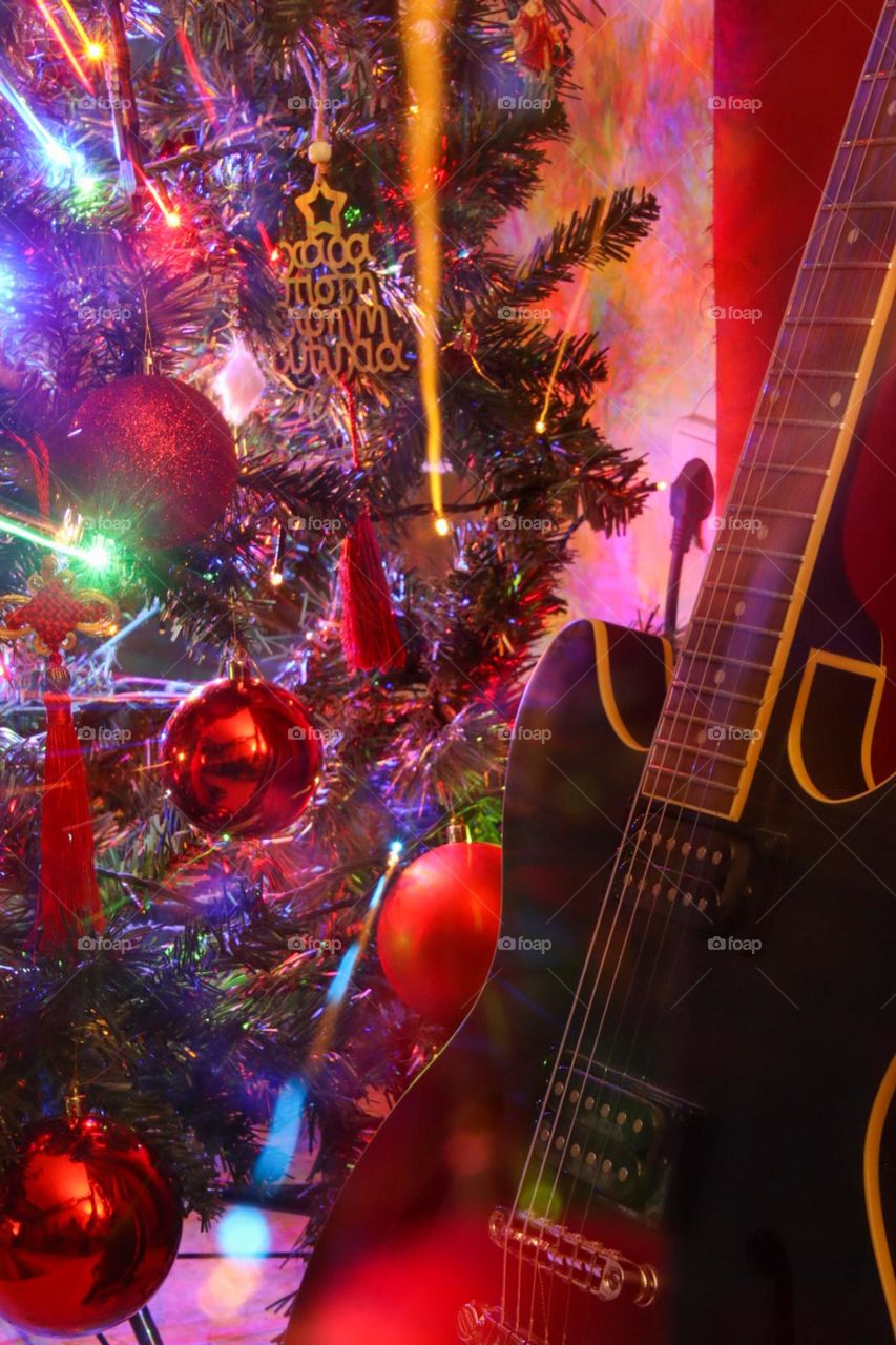 Music under the tree