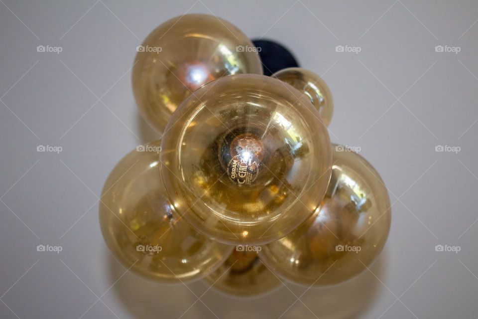 Big yellow balls, lustre, light bulbs