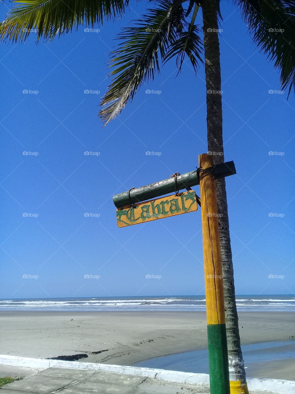 Dicoverer of Brasil.  Pedro Álvares"  Cabral ". A beautiful fall day on the beach
