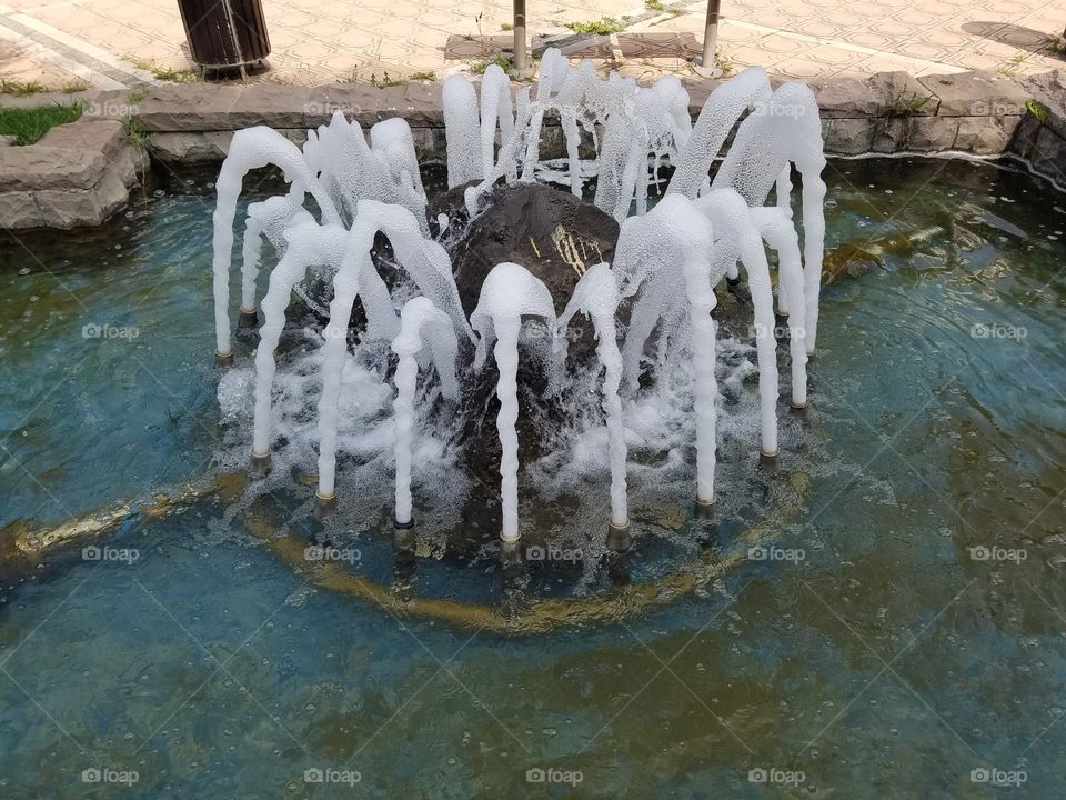 a small fountain in the dikman vadesi park in Ankara