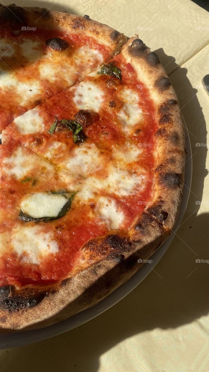 Margherita pizza