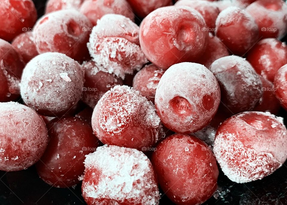 Frozen cherries 