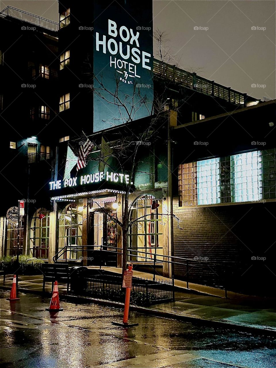 “THE BOX HOUSE HOTEL” is a boutique hotel on “Box Street” in “Greenpoint”, Brooklyn in a stylish five story building that extends over almost an entire city block. 2023. Hypnotic Productions