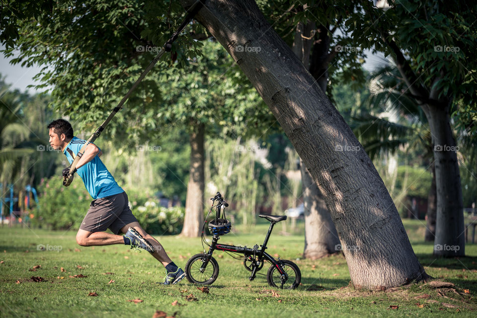 Man workout in the park 