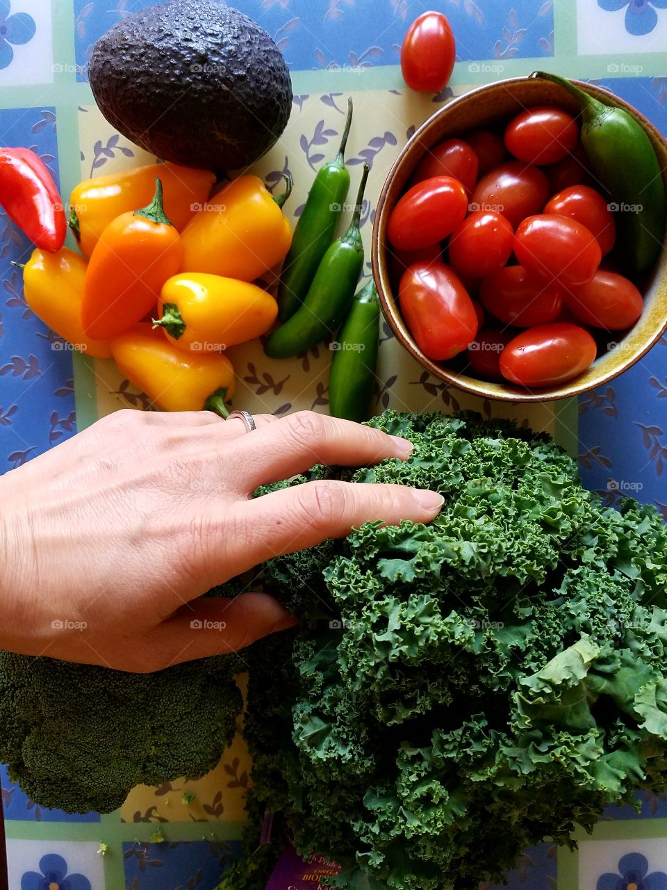 Holding vegetables