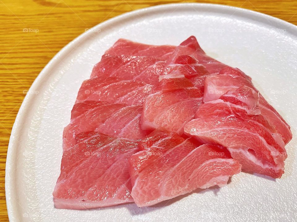Tuna sashimi tataki