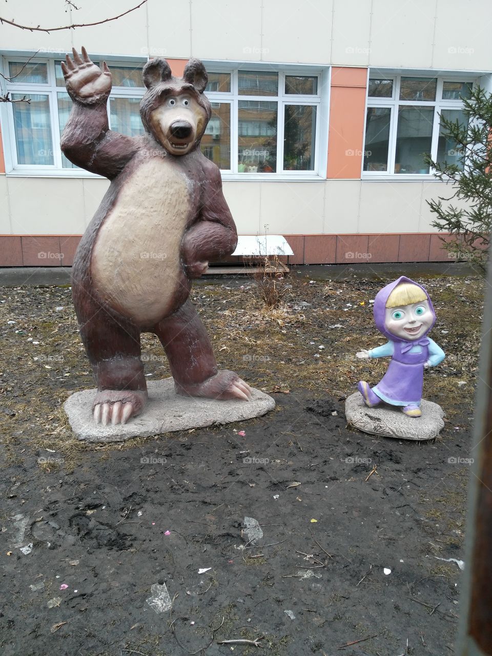 Как вам персонажи нашего всемирно известного мульта; Маши и Медведь!!!)))