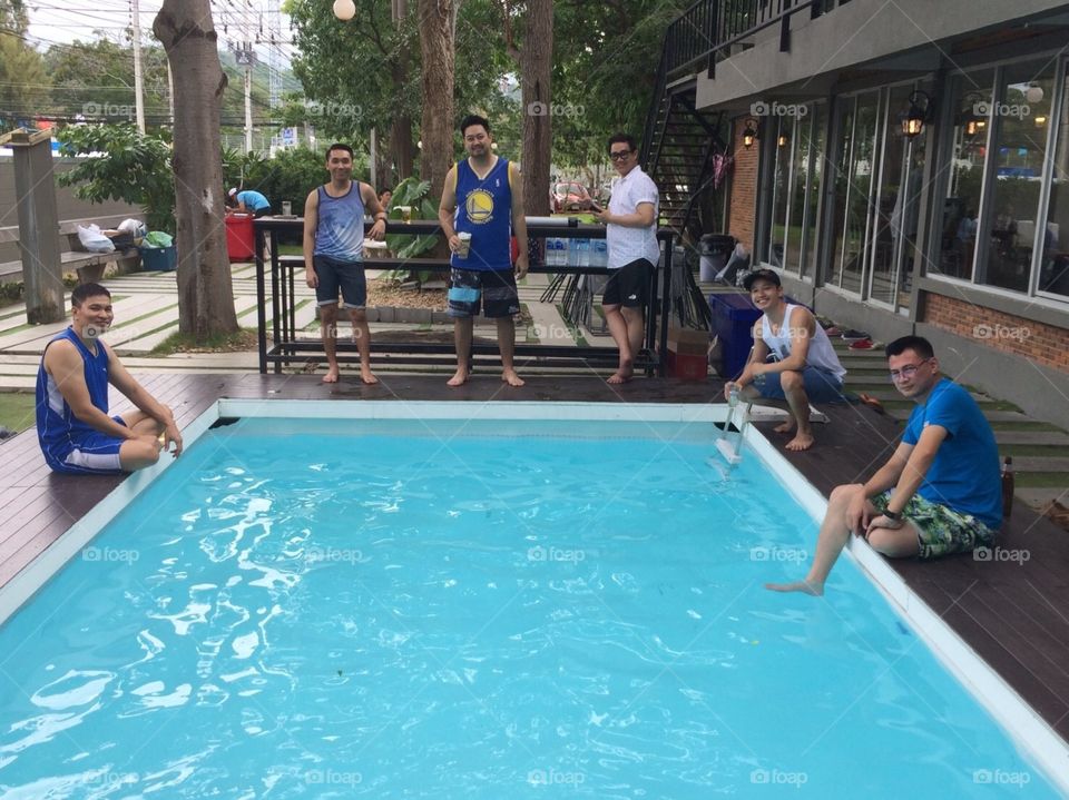 Pool party