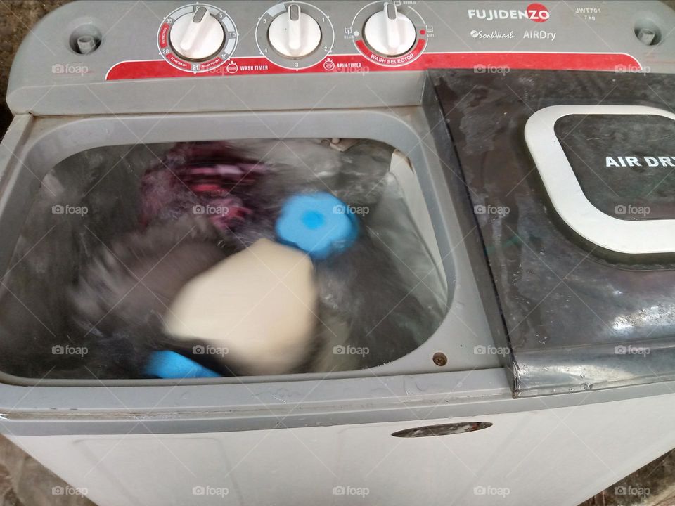 #LIQUIDS ARE COOL,, LIKE WATER IS MUCH USEFUL FOR THE LAUNDRY MESS,🇵🇭