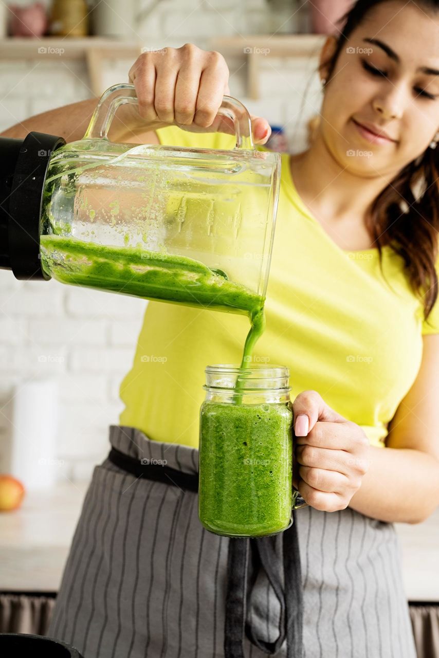 woman drinking smoothies