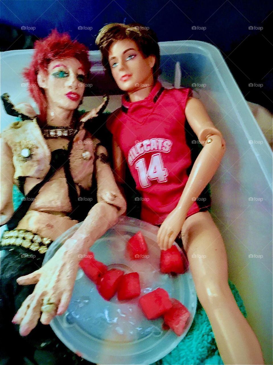 „David Bowie“ is one of my favorite artists, musicians, singers, songwriters & performers. The man did it all & he was so unique looking !!! Since the original was taken I handcrafted a „Barbie“ size version for myself. 2020. Hypnotic Productions