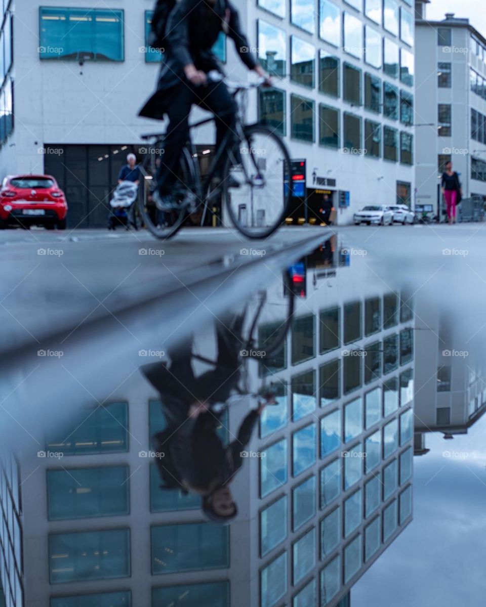 Bycicle in the city of zürich on a rainy day