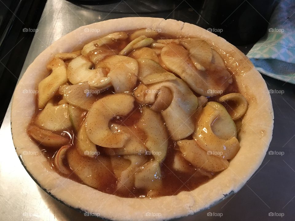 Sugar and cinnamon covered apples for pie 