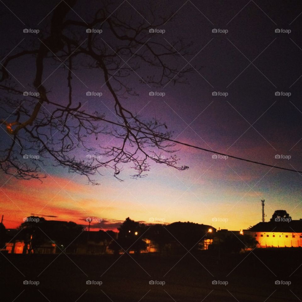 🌅06h00 - Desperte, ó Jundiaí!
Mostrando suas #cores no dia que acorda.
🍃
#sol #sun #sky #céu #photo #nature #morning #natureza #horizonte #fotografia #pictureoftheday #paisagem #inspiração #amanhecer #mobgraphy #mobgrafia #FotografeiEmJundiaí