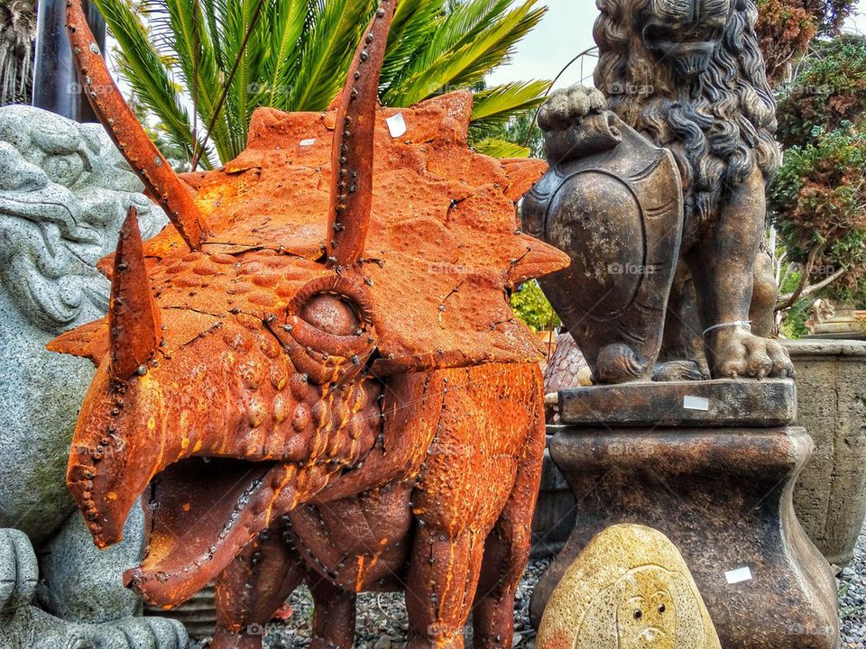 Triceratops Statue