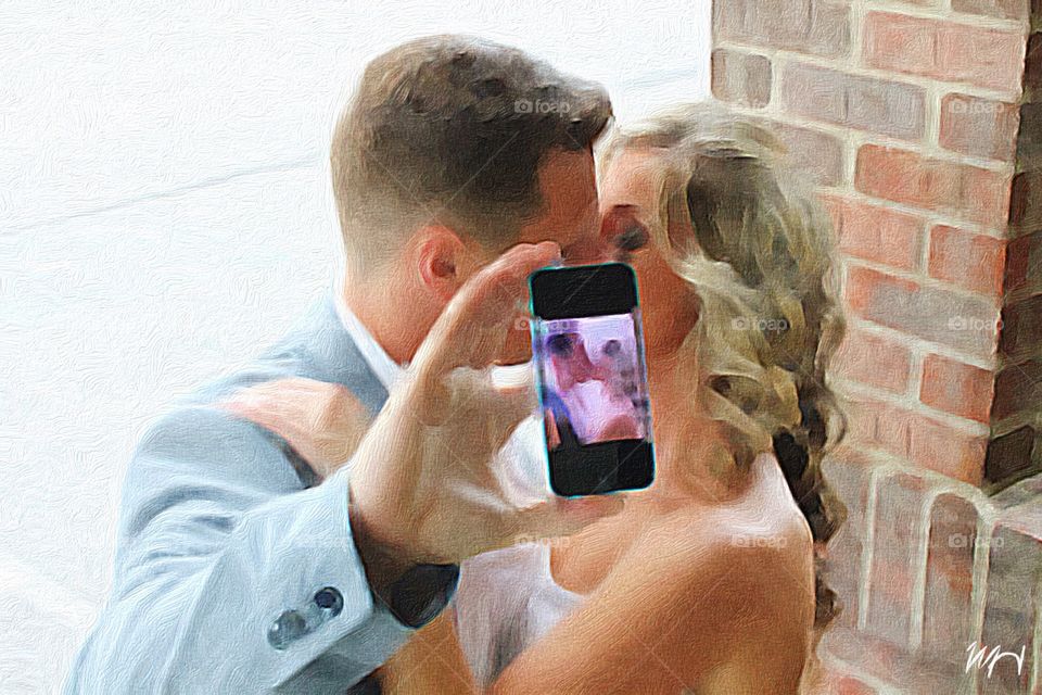 iPhone selfie kissing