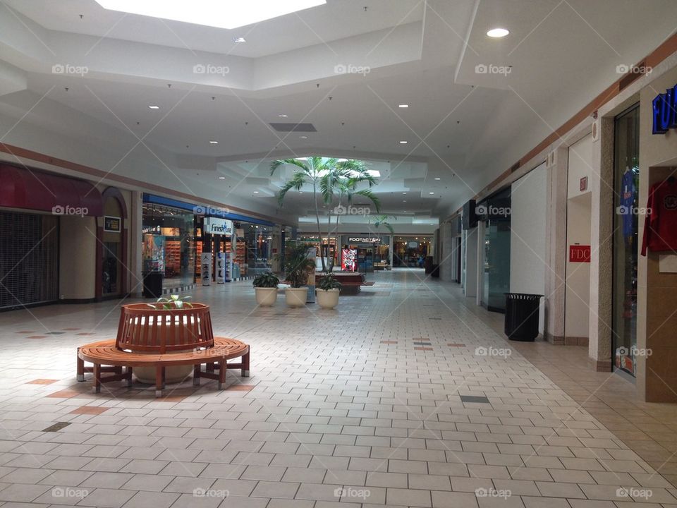 Dead mall