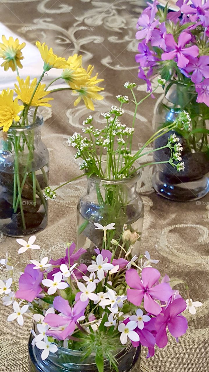 Wildflowers table decoration 