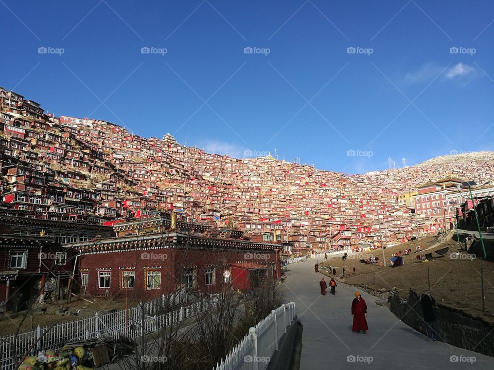 Se Da Buddhist Monastery and School in Sichuan Province, China.

Se Da is currently the largest Tibetan Buddhist school in the world and not open to westerners.