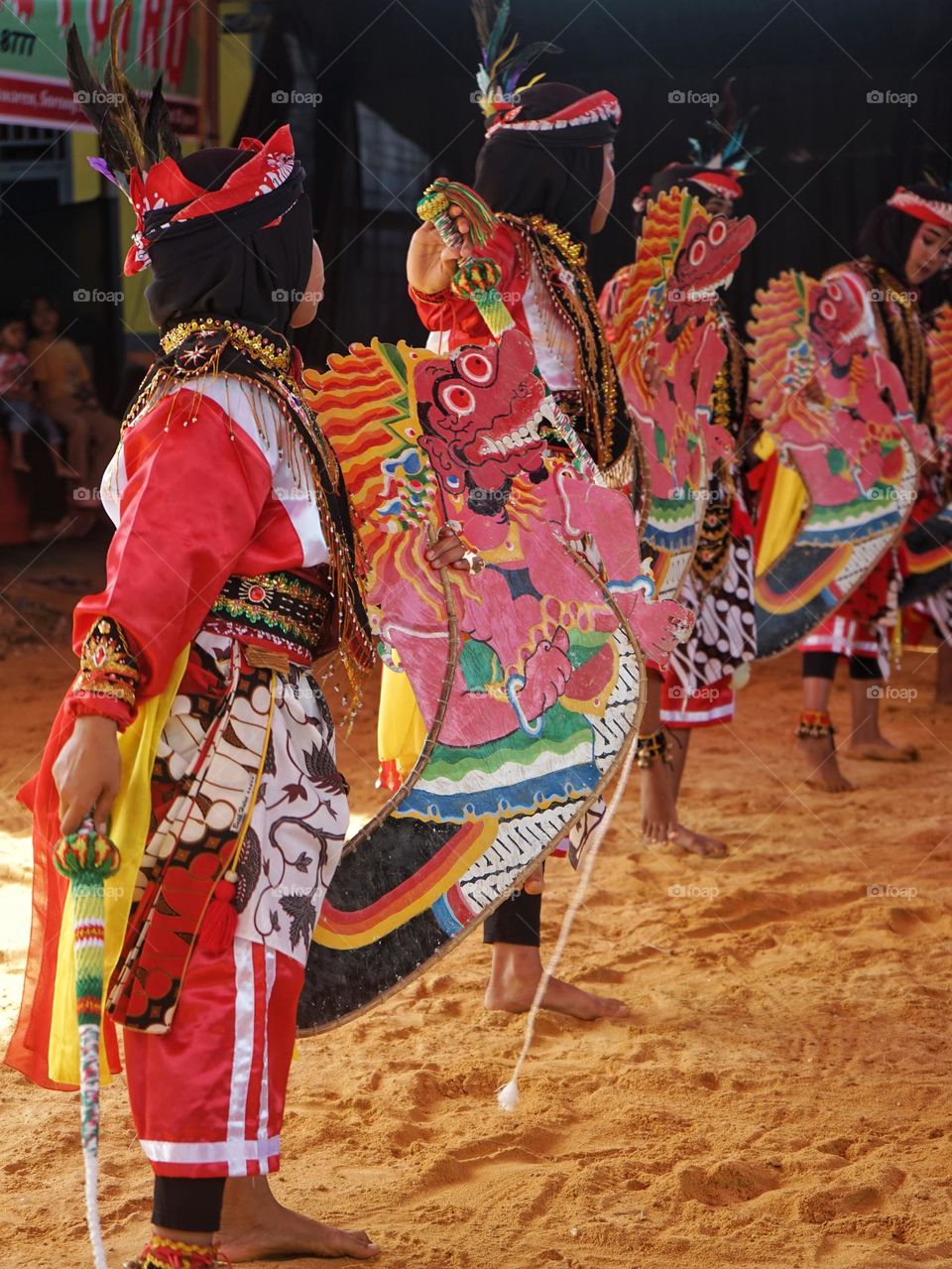 The art of jaranan or jathilan, which is a traditional Indonesian art, has foot movements that imitate the behavior of a horse, such as nyirig, sepak singkur, and so on.