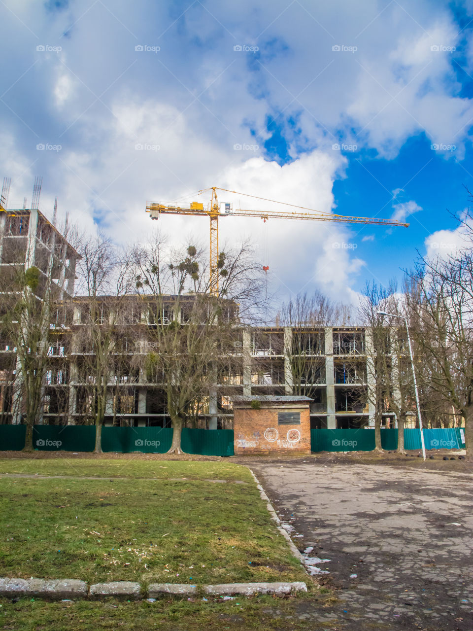 building process with crane on long exposure