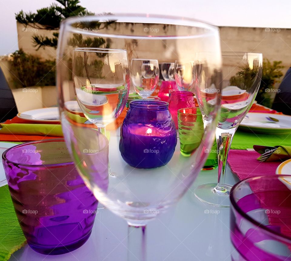 splash of colour in outdoor dining