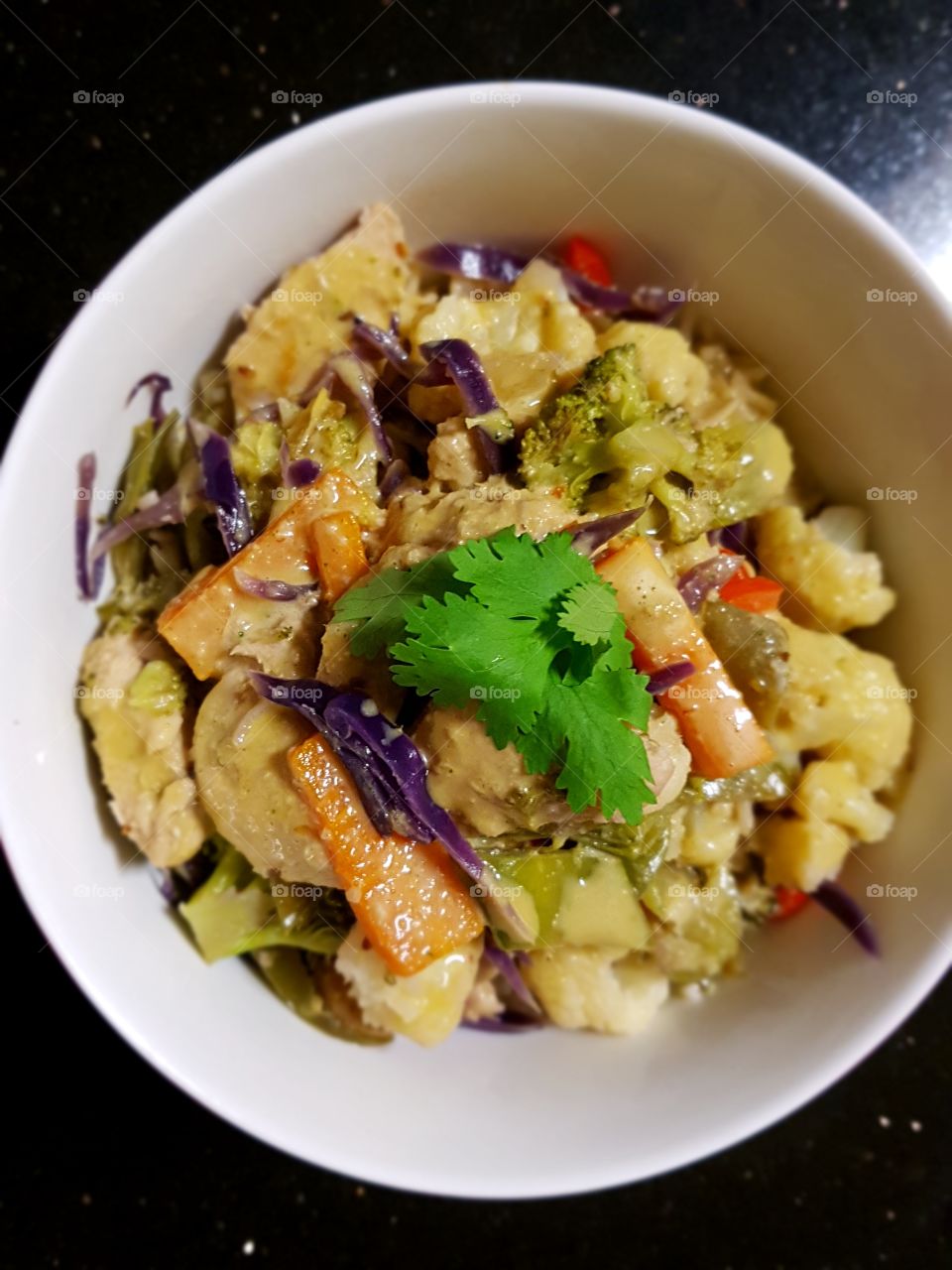 Asian cuisine, chicken and cashews