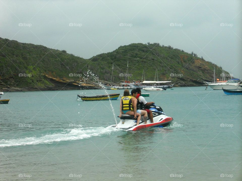 deporte divertido en el mar