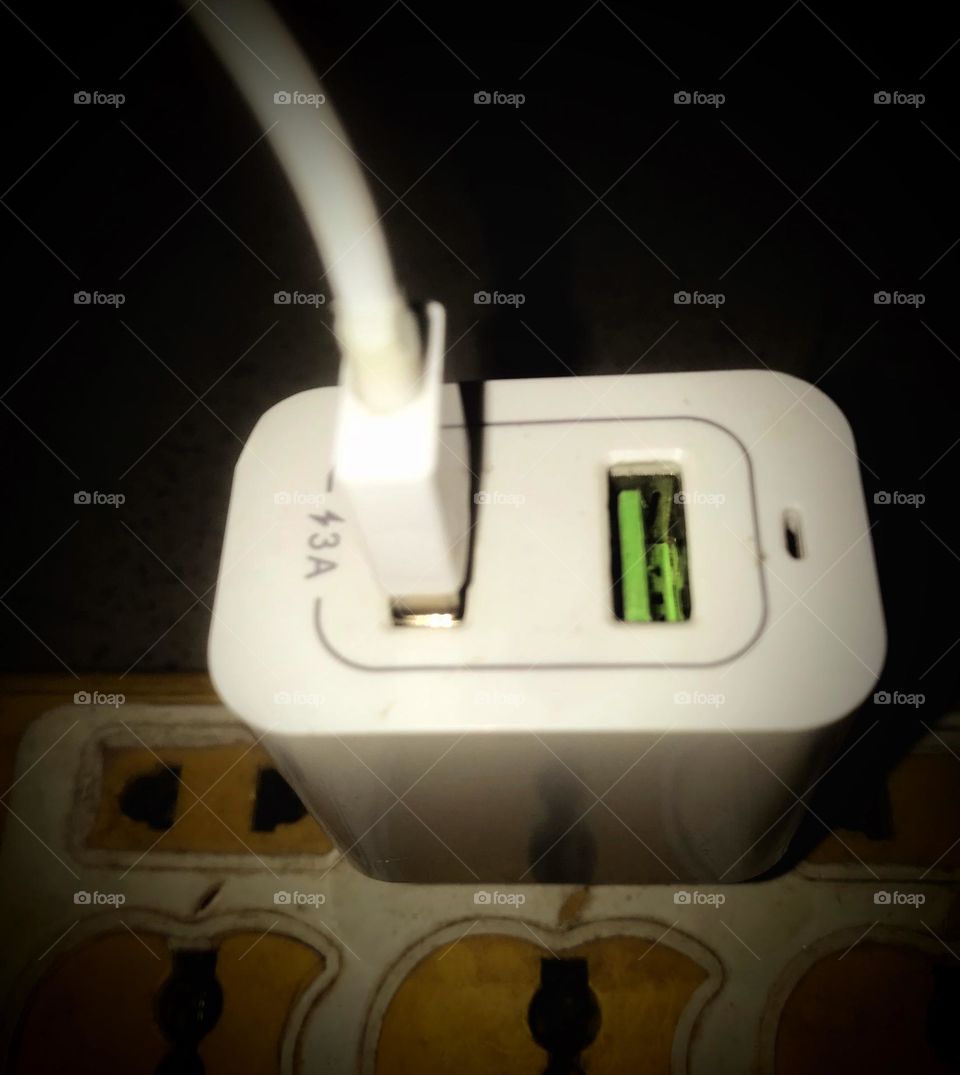 who goes on a trip or vacation without a phone charger, i would never forget my phone charger even in the dream.