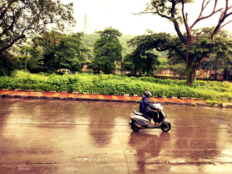 Pleasent Weather 
Raining ☁️☁️☔
Highway Trip
Moving Vehicles 🛵🛵
Green Beauty🍀🌿🌴🌱