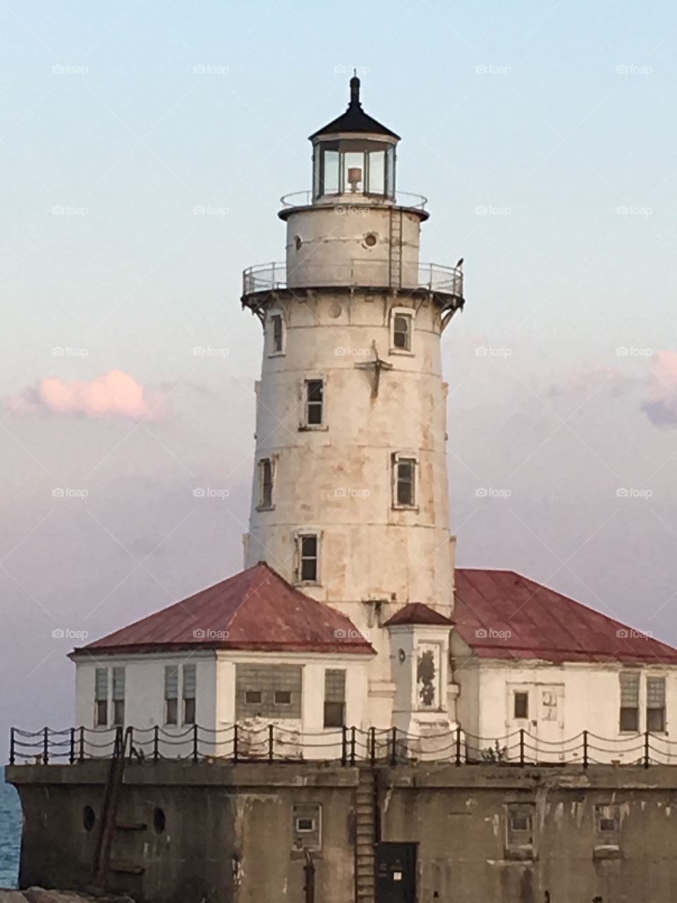 beautiful picturesque lighthouse just outside chicago late summer evening 