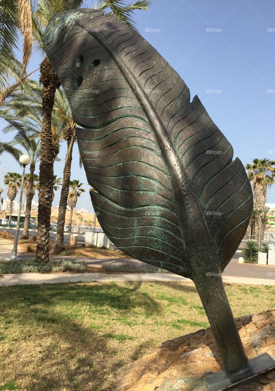 feather statue 