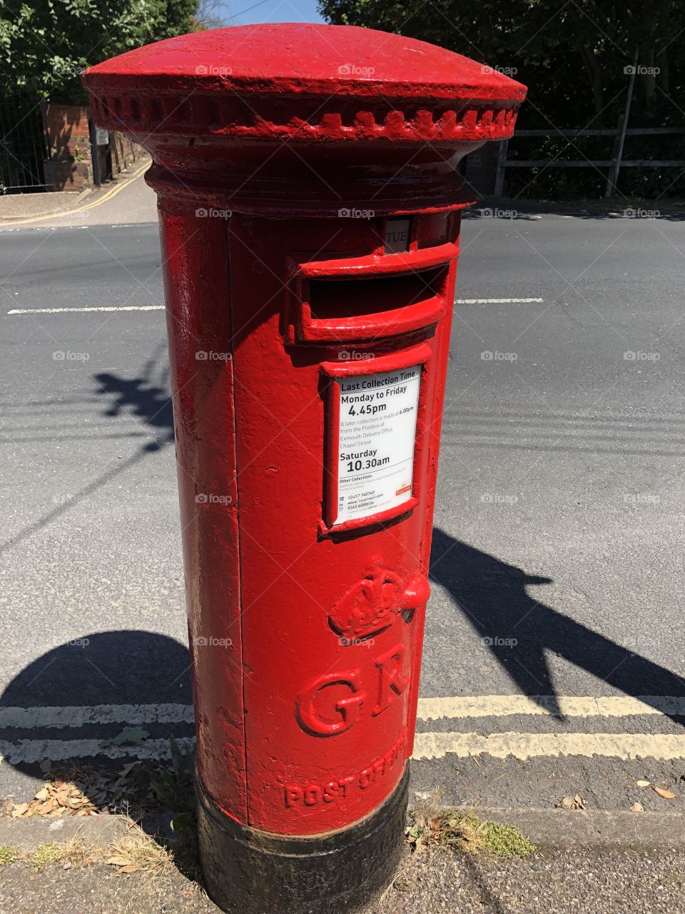 Today l am in Budleigh Salterton and snapping another bright red UK post box, l love collecting them.