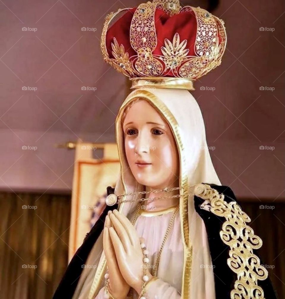 🙏 🇪🇸 Oh Maria, ruega por nosotros que recurrimos a ti.  Amén.  🇧🇷 Ó Maria, Nossa Senhora, rogai por nós que recorremos a vós. Amém. / 🇺🇸 O Mary, pray for us that we turn to you.  Amen. / 🇮🇹 O Madonna, prega per noi che ci rivolgiamo a te. Amen. 
