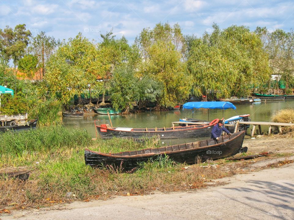 boat on the bank of the Danube Vilkovo лодка на берегу Дунай Вилково