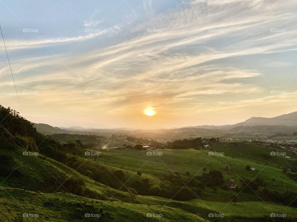 🌄🇺🇸 An extremely beautiful sunset in Joanópolis, interior of Brazil. Cheer the nature! / 🇧🇷 Um entardecer extremamente bonito em Joanópolis, interior do Brasil. Viva a natureza! 