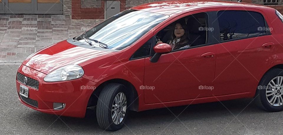 el auto rojo