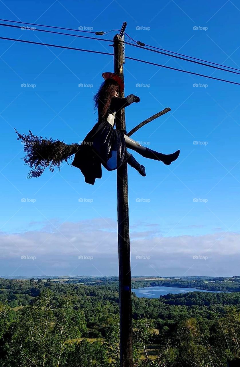 A privateer witch embedded on an electric pole between St Rivoal and St Cadou