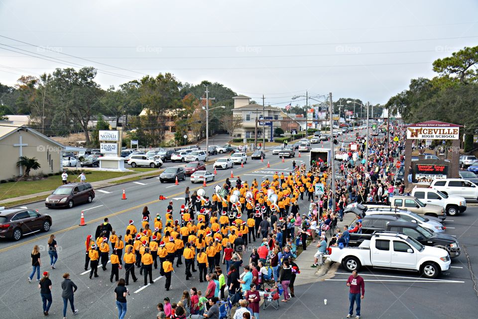 Parades in the USA Foap Missions - Parades in the USA consist of a procession of people, usually organized along a street, often in costume, and often accompanied by marching bands, floats, or sometimes large balloons.