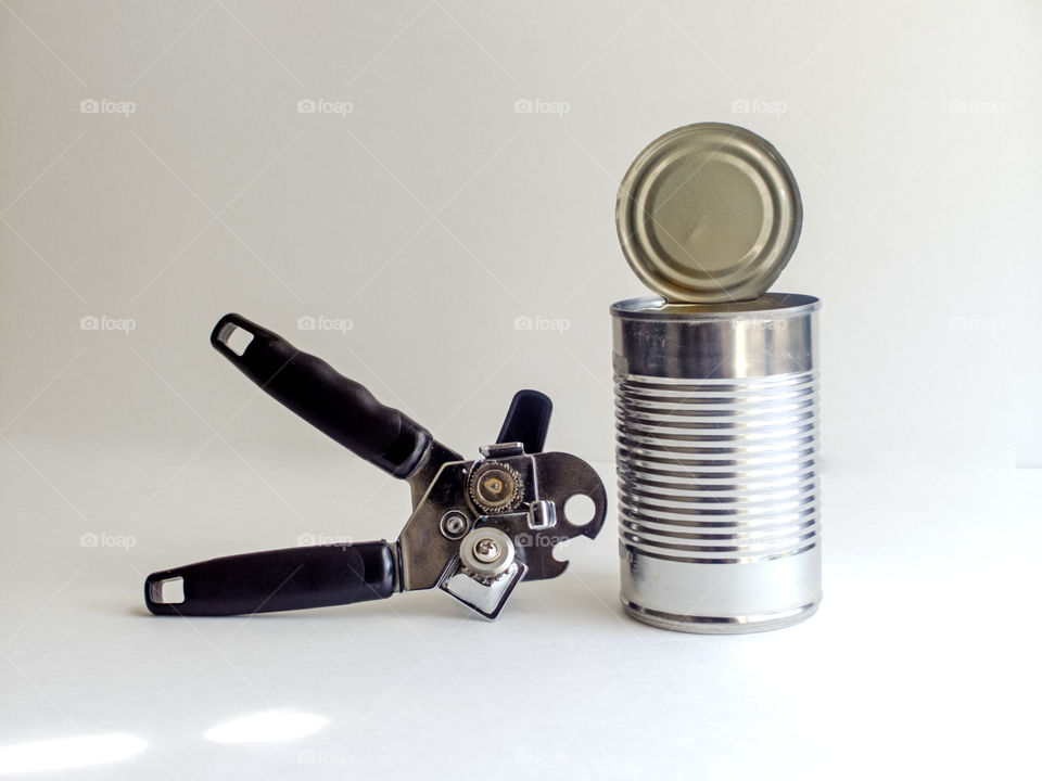 Can opener and opened can