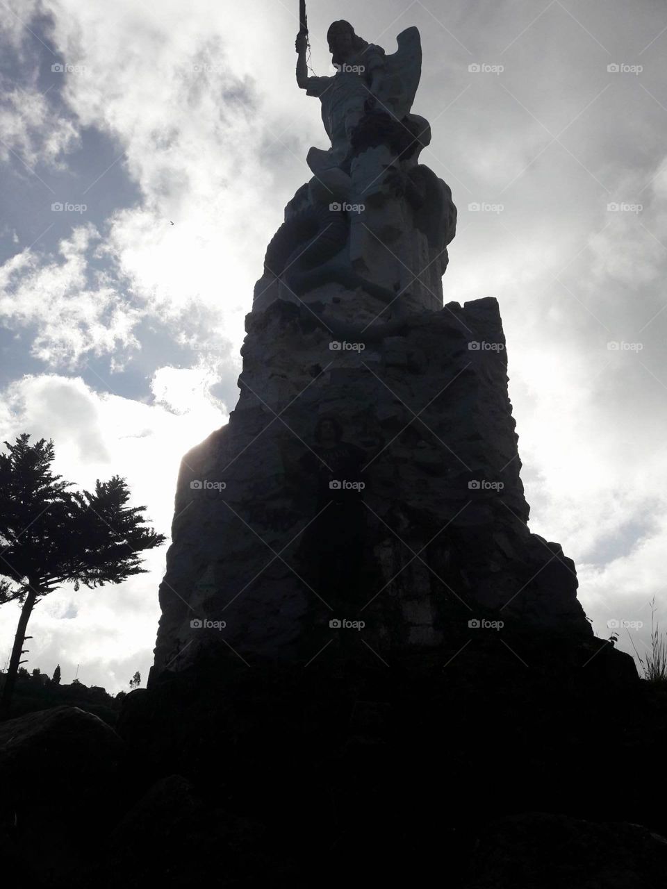 Estatua de San Miguel Arcangel en el Santuario de Las Lajas-Colombia.