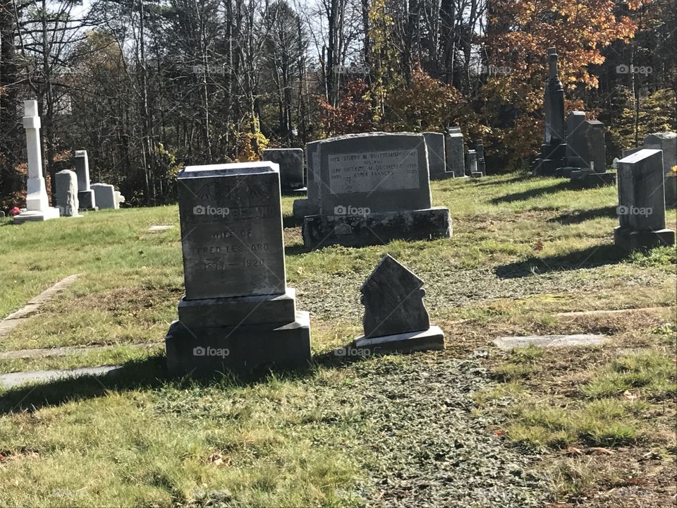 Maine graveyard 