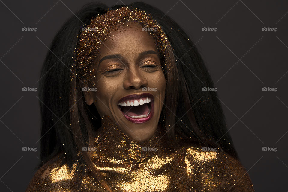 Gold Glimmering Goddess