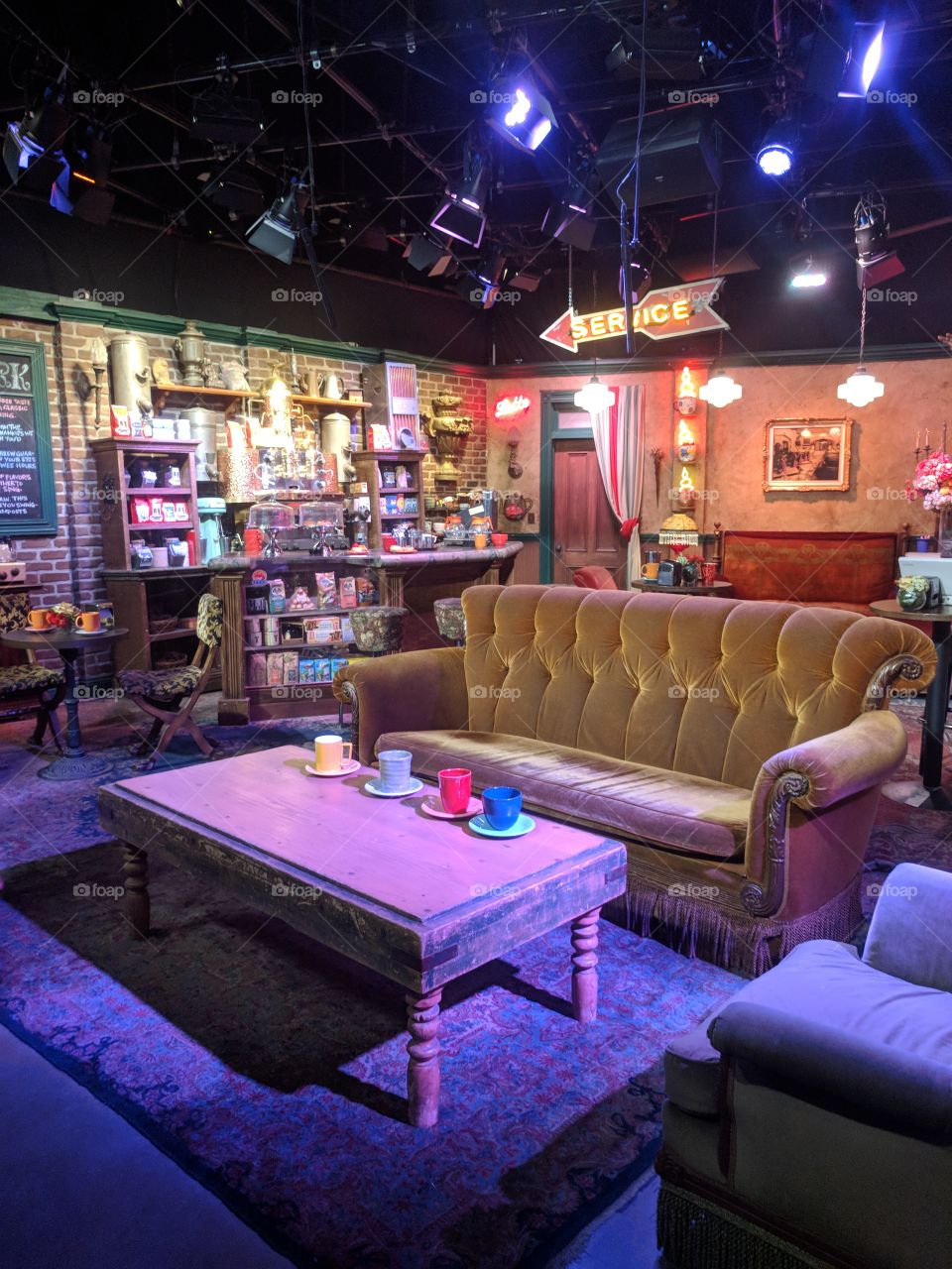 Central Perk sofa from Friends